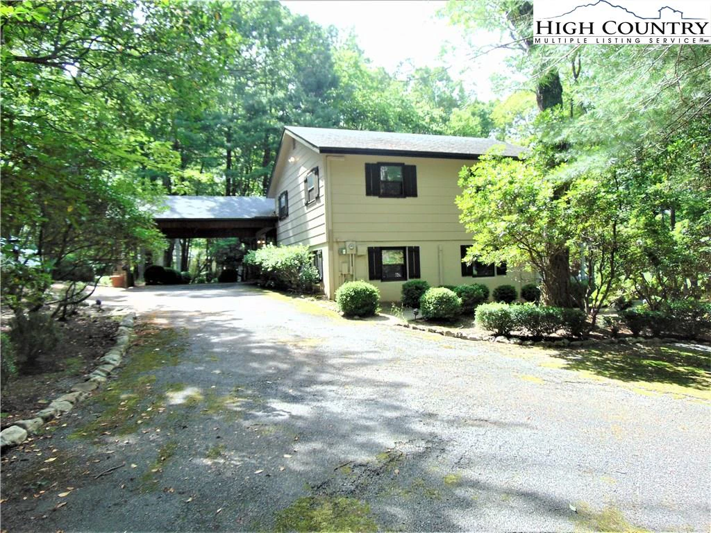 Image number 18 for the current listing