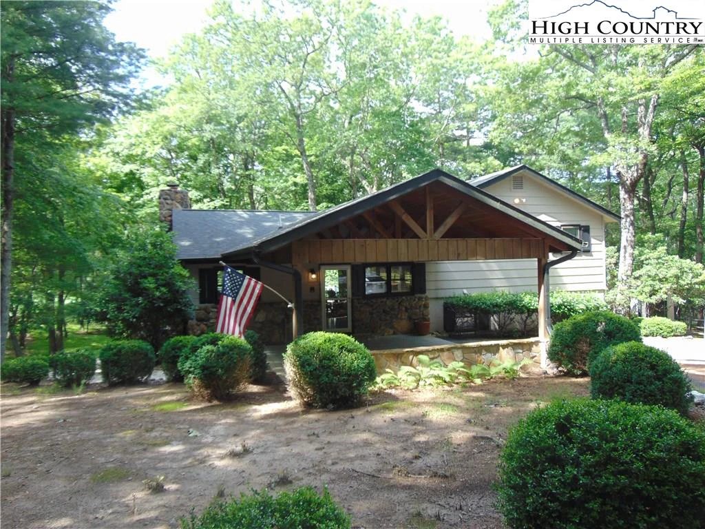 Image number 17 for the current listing