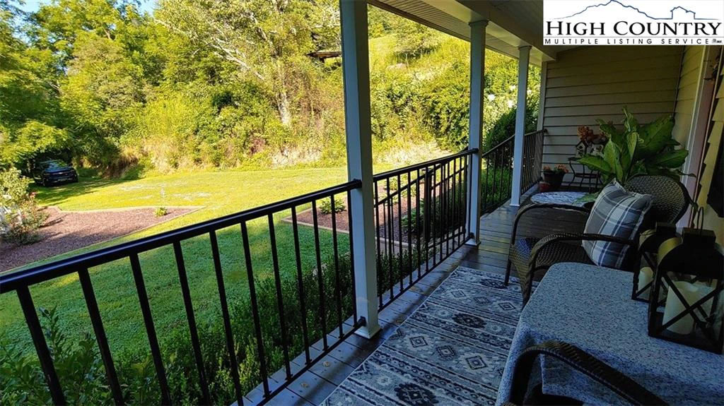 Image number 7 for the current listing