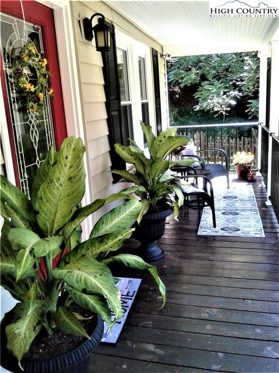 Image number 21 for the current listing