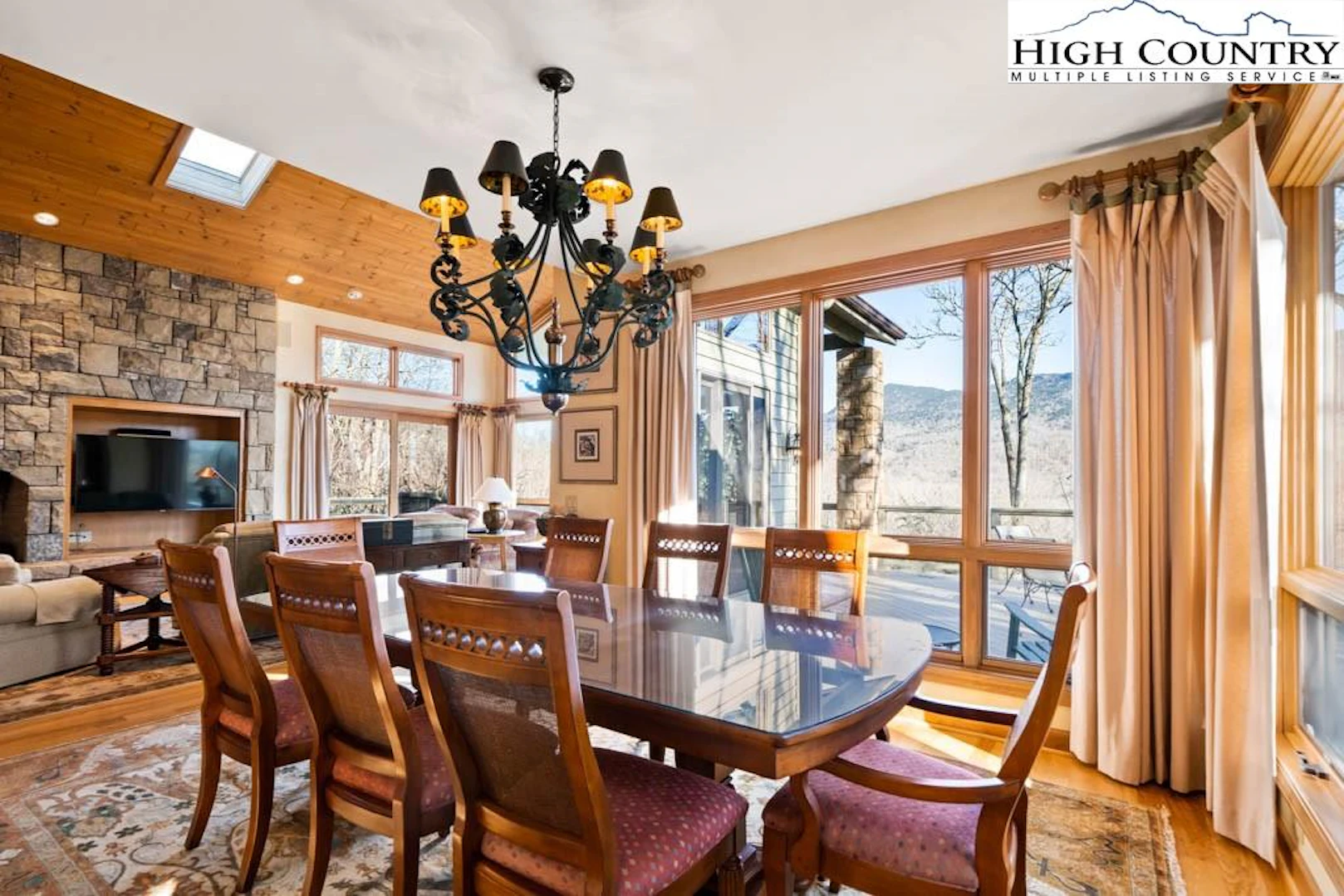Image number 14 for the current listing