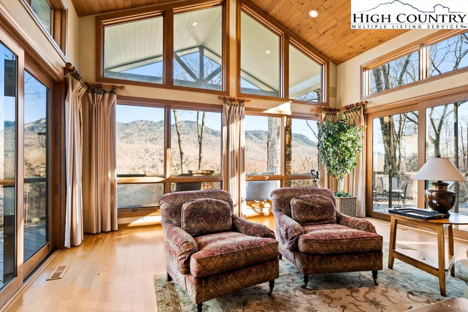 Image number 9 for the current listing