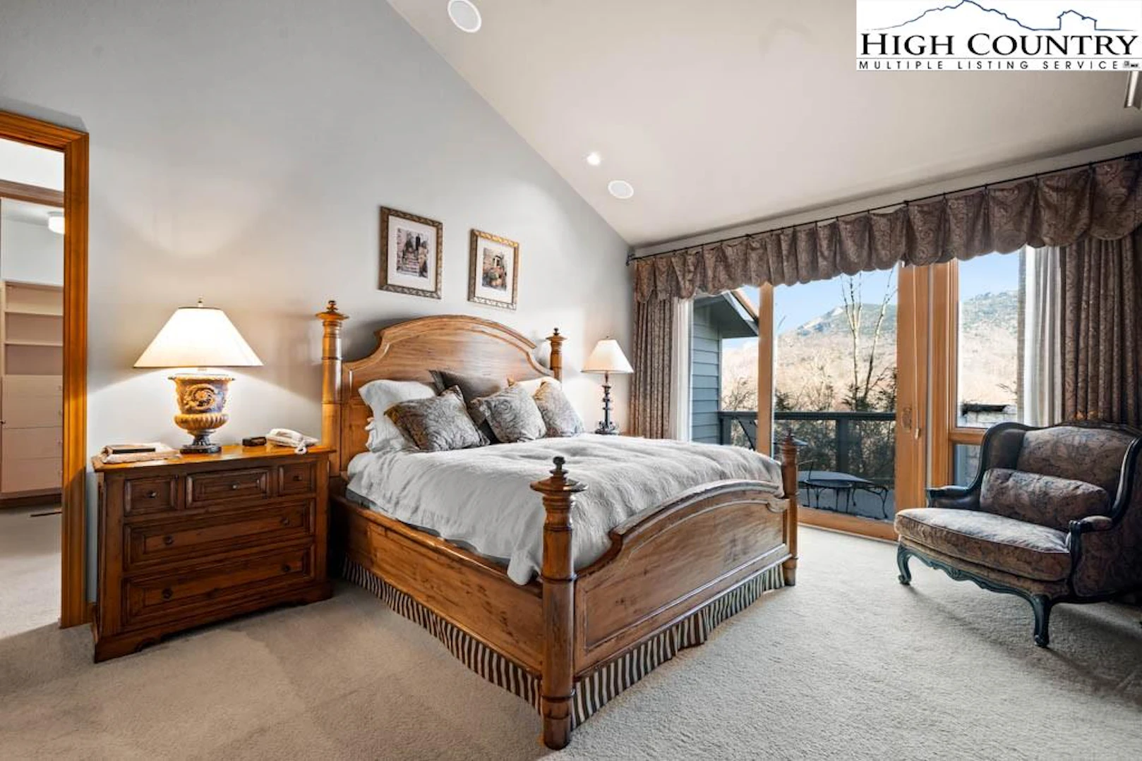 Image number 11 for the current listing