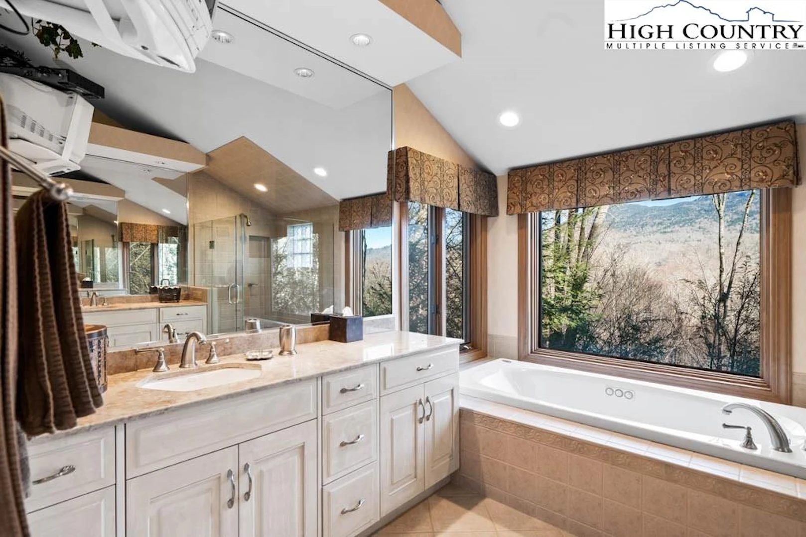Image number 2 for the current listing