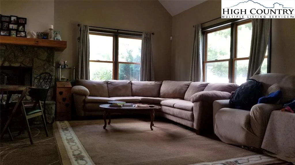 Image number 5 for the current listing