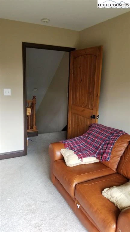 Image number 12 for the current listing