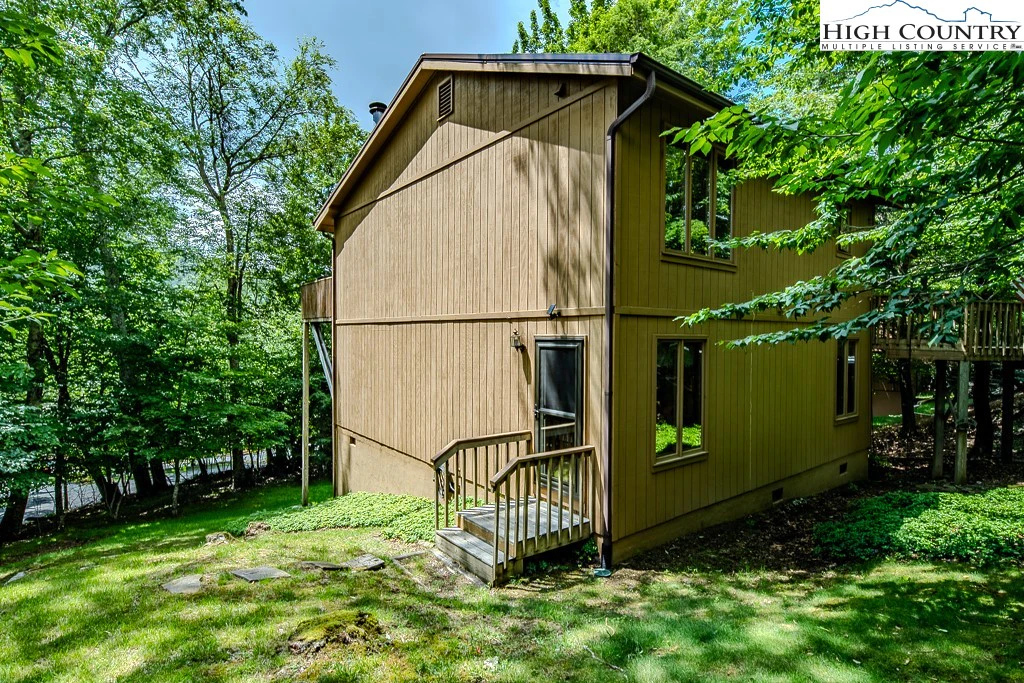 Image number 2 for the current listing
