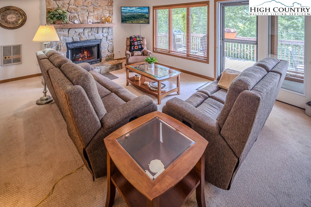 Image number 10 for the current listing