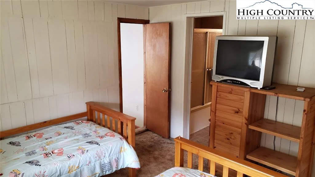 Image number 3 for the current listing