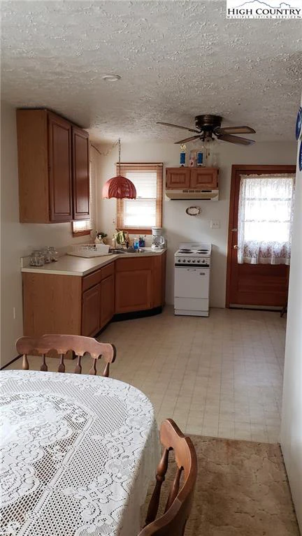 Image number 11 for the current listing