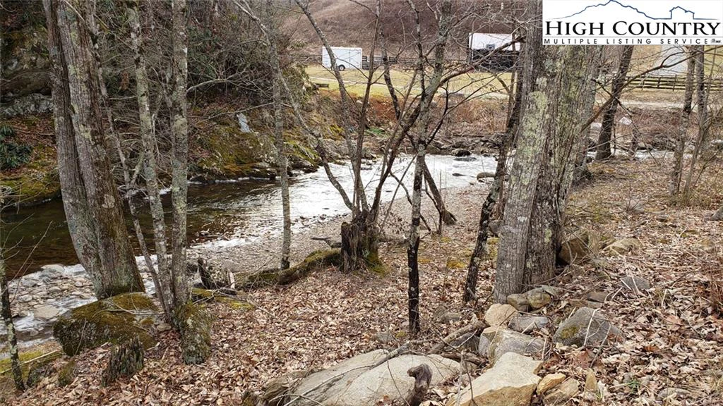 Image number 21 for the current listing