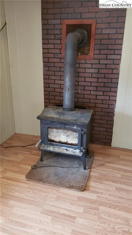 Image number 29 for the current listing
