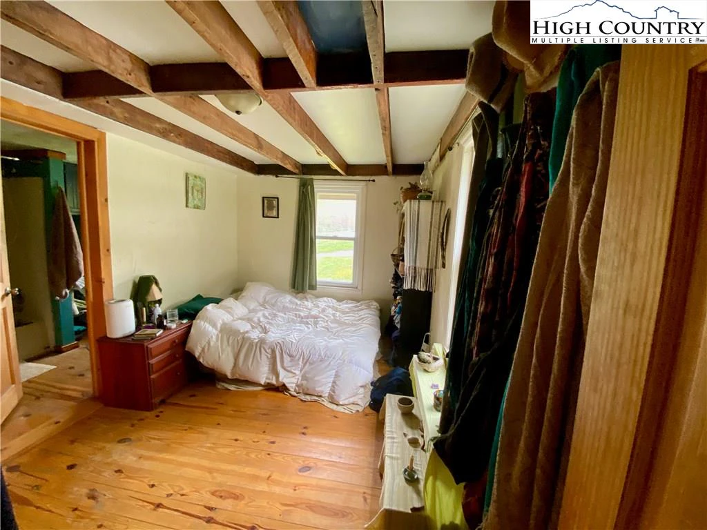 Image number 10 for the current listing