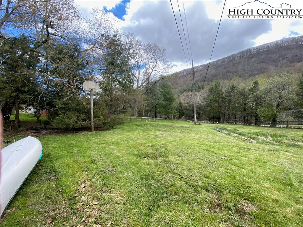 Image number 2 for the current listing