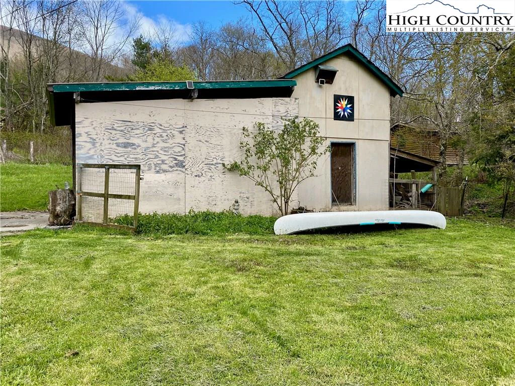 Image number 13 for the current listing