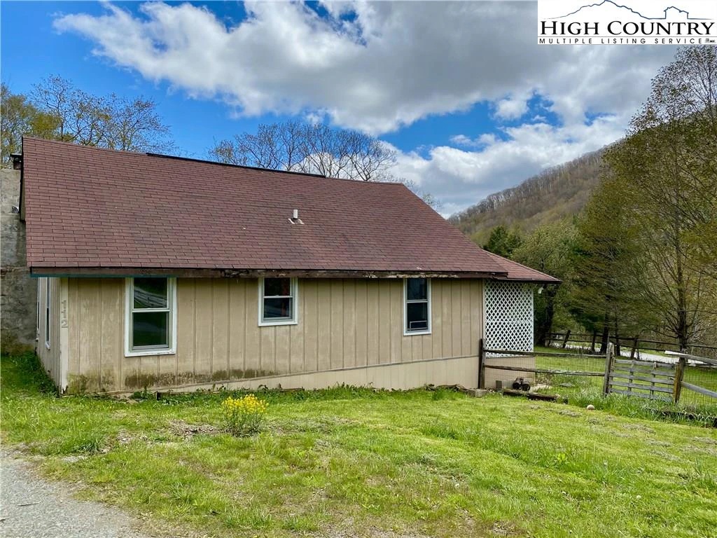 Image number 15 for the current listing