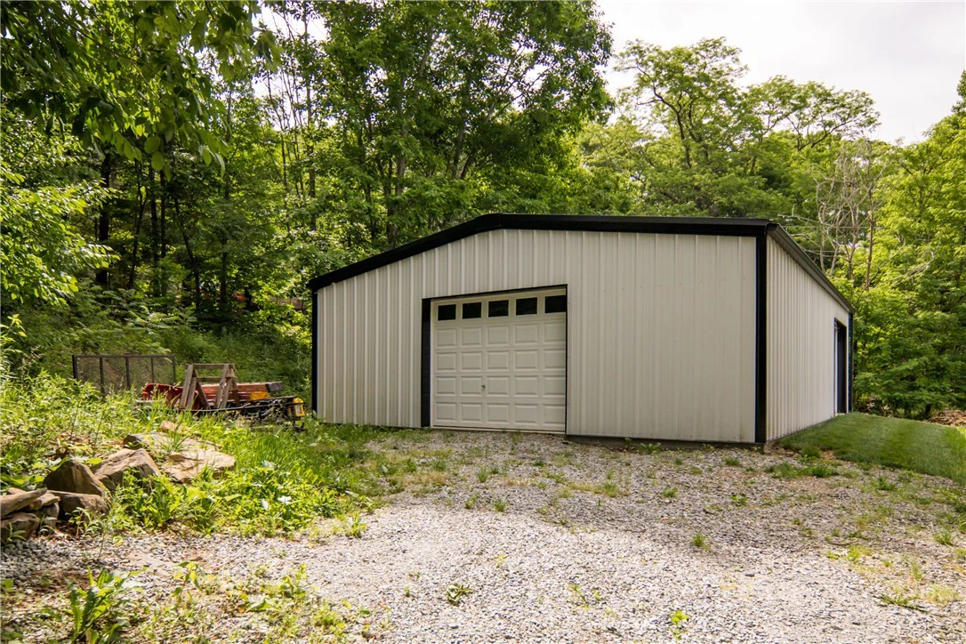 Image number 18 for the current listing
