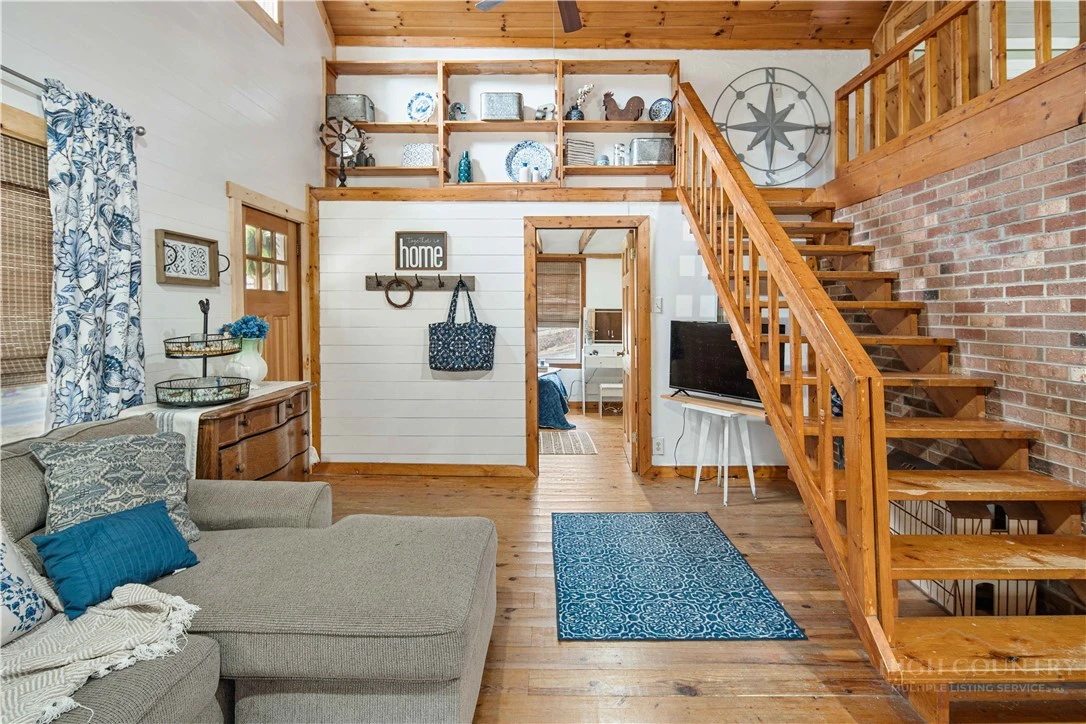 Image number 7 for the current listing