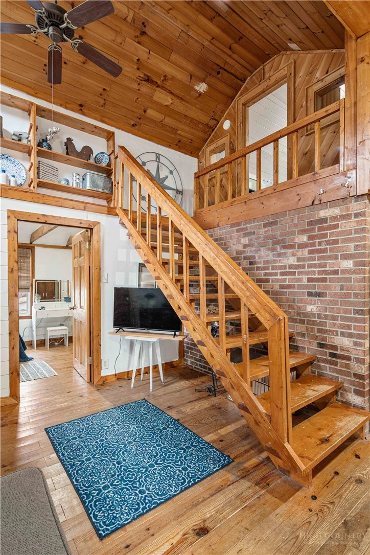 Image number 9 for the current listing