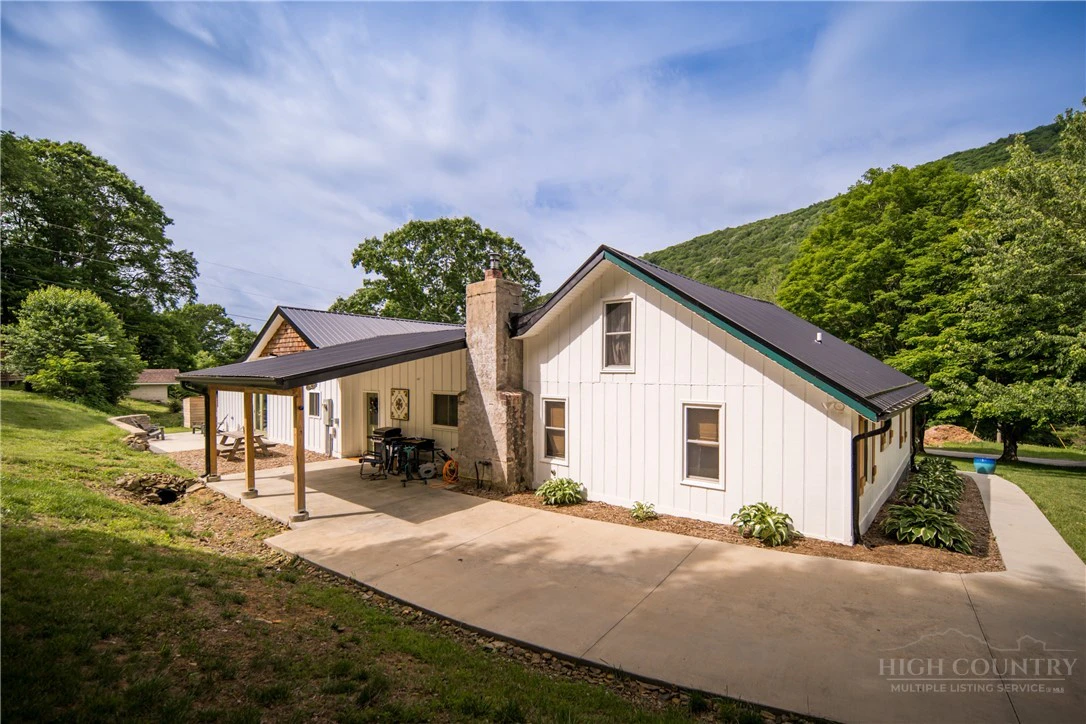 Image number 13 for the current listing