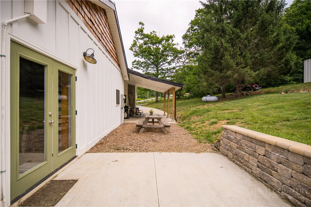 Image number 2 for the current listing