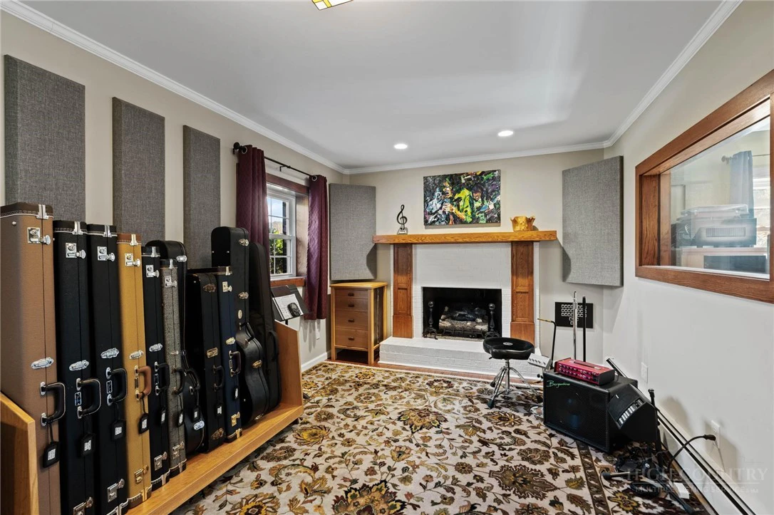 Image number 6 for the current listing