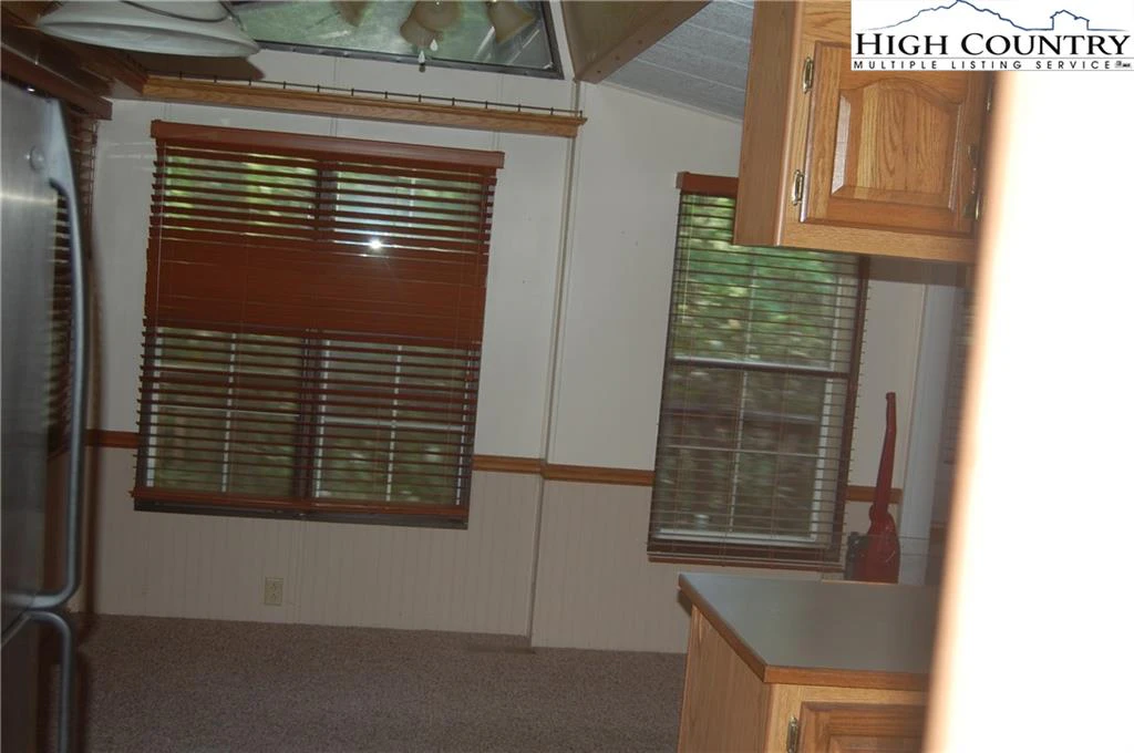Image number 14 for the current listing