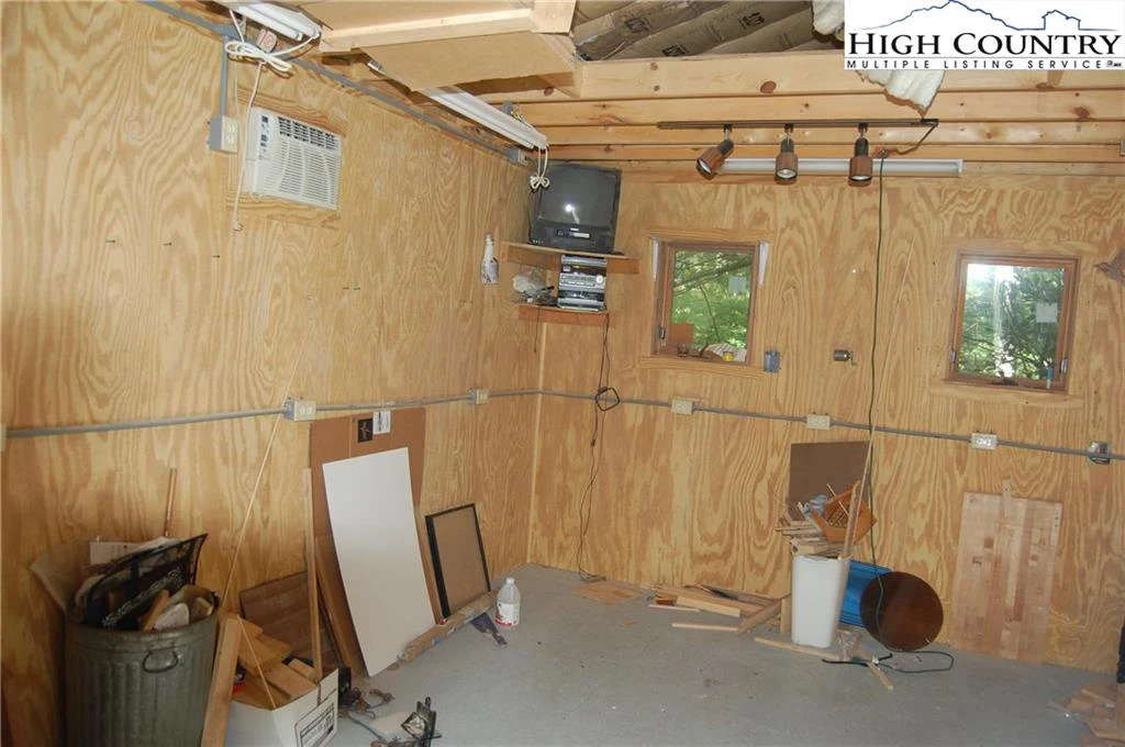 Image number 6 for the current listing