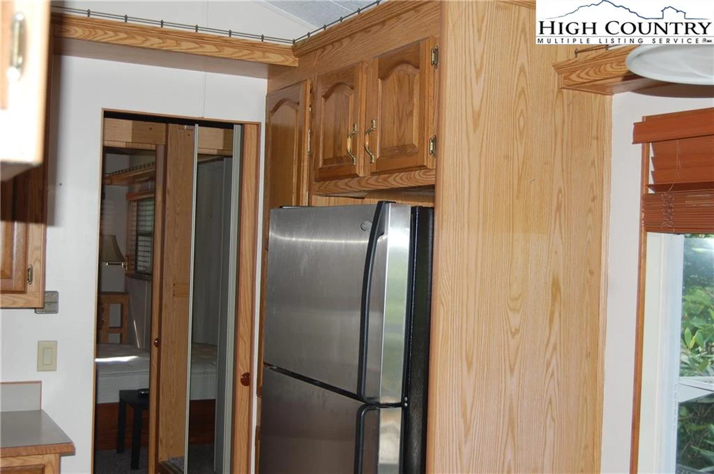 Image number 15 for the current listing