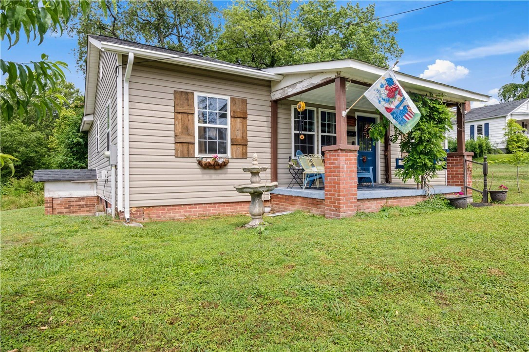 Image number 15 for the current listing