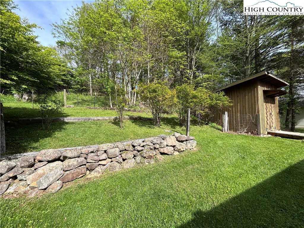 Image number 21 for the current listing