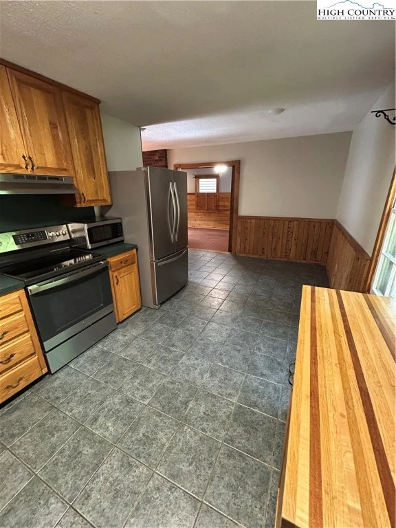 Image number 15 for the current listing