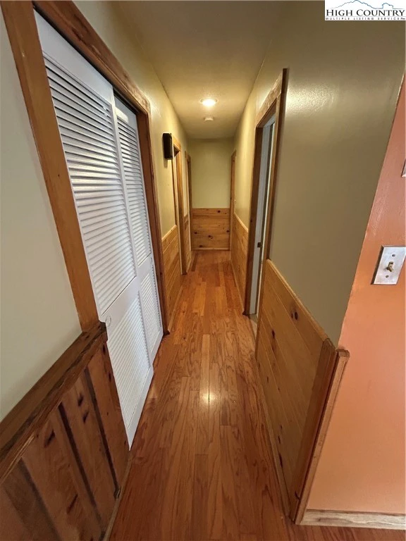 Image number 9 for the current listing