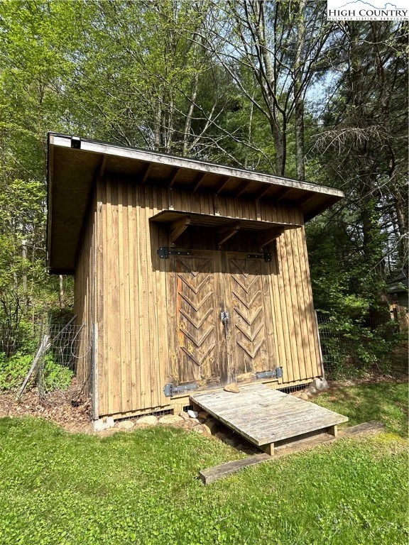 Image number 4 for the current listing