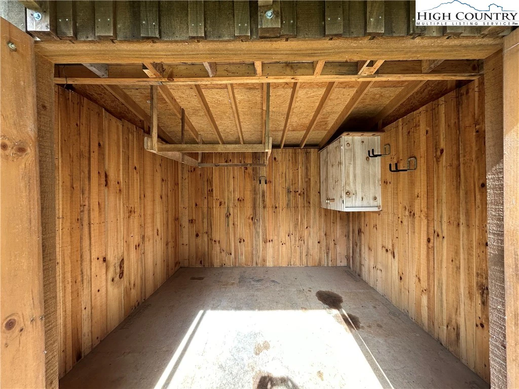 Image number 3 for the current listing