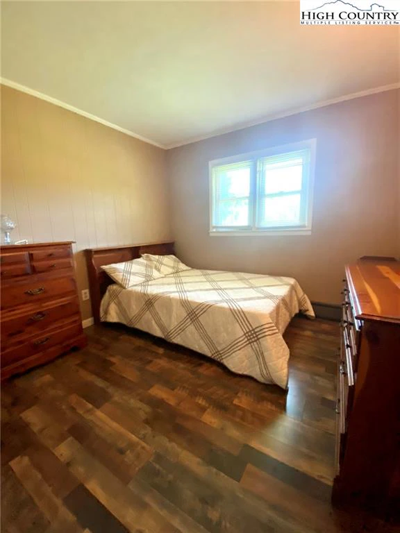 Image number 21 for the current listing