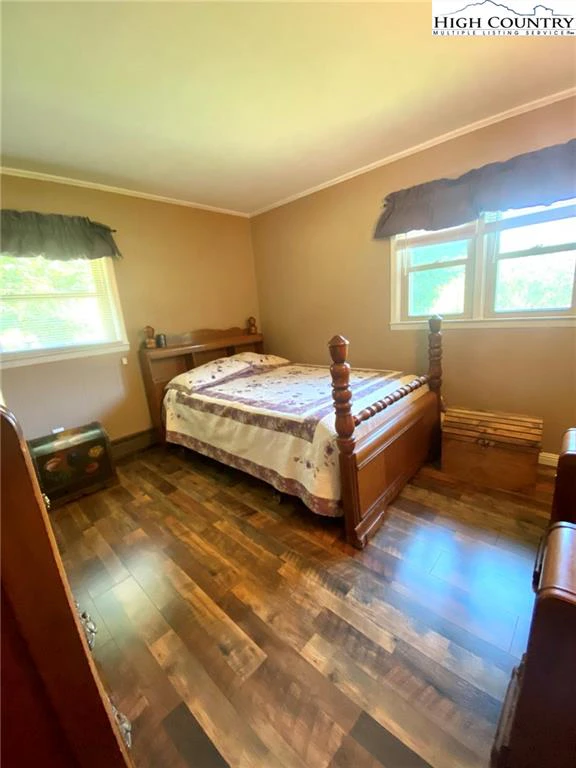Image number 3 for the current listing