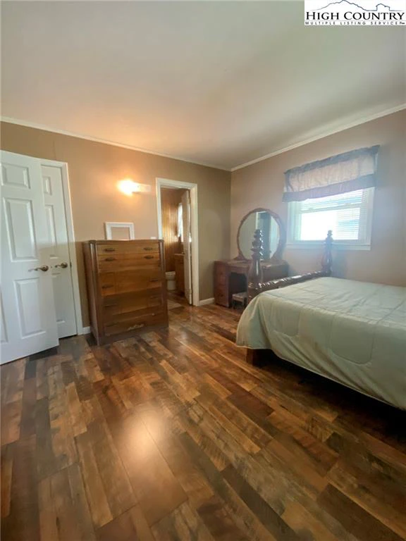 Image number 8 for the current listing