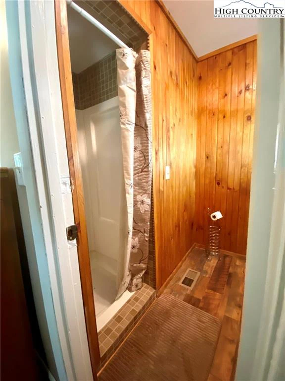 Image number 9 for the current listing