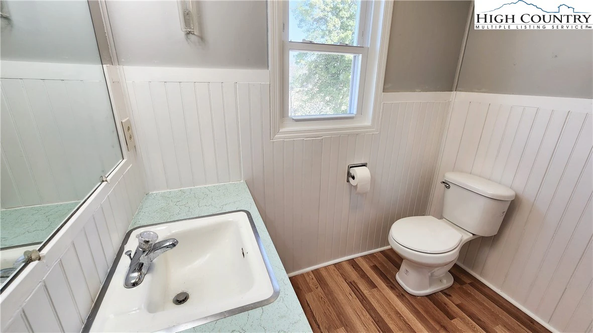 Image number 12 for the current listing