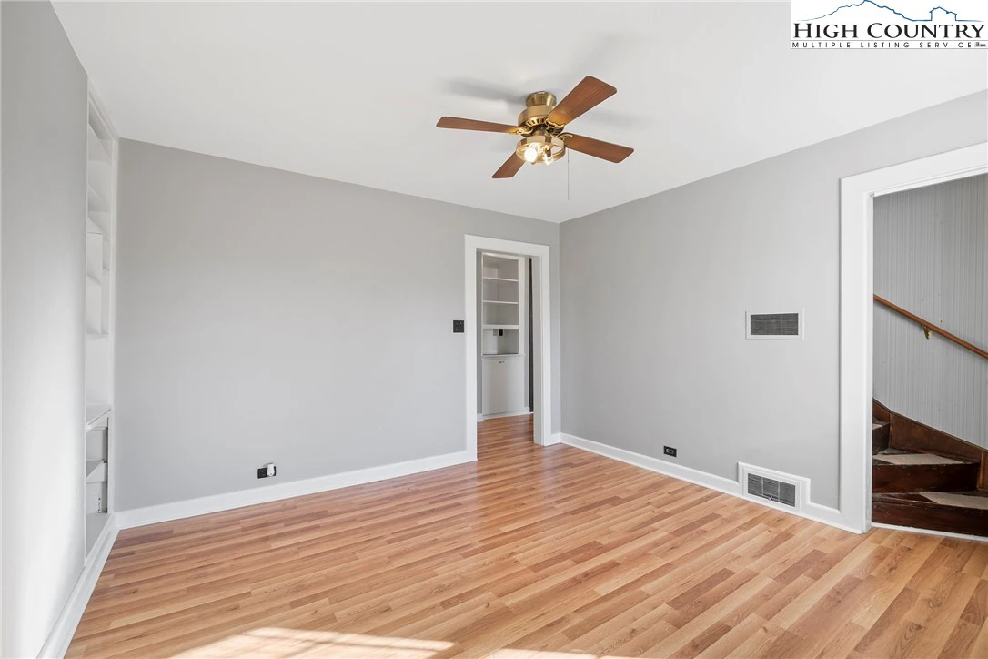 Image number 6 for the current listing