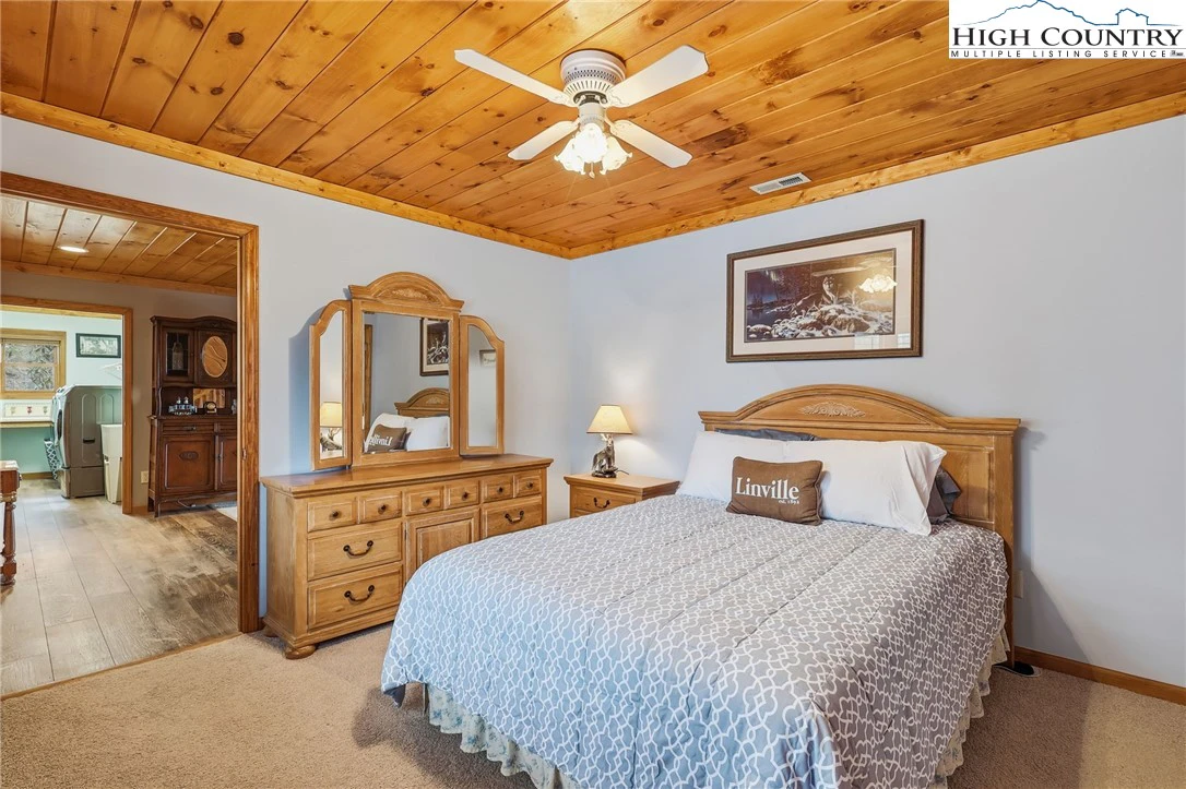 Image number 8 for the current listing