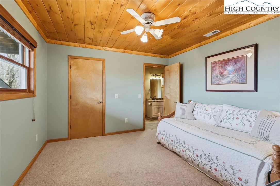 Image number 13 for the current listing
