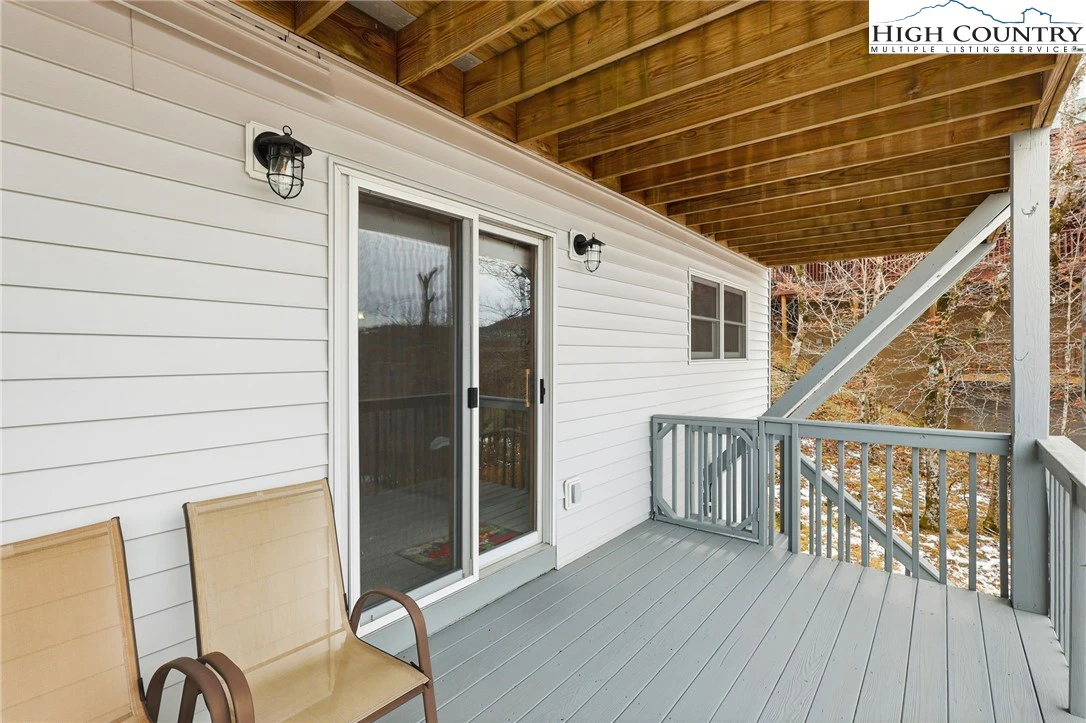 Image number 15 for the current listing