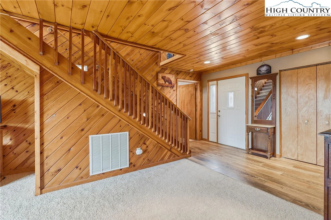 Image number 12 for the current listing