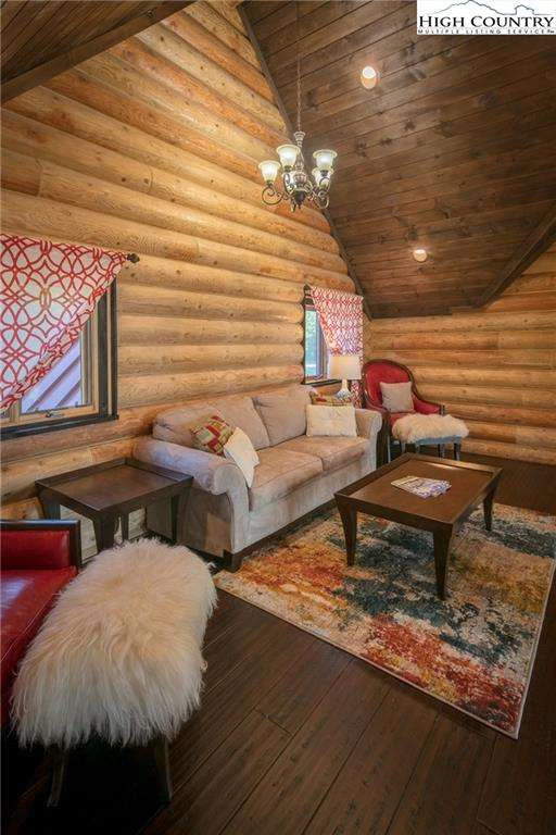 Image number 9 for the current listing
