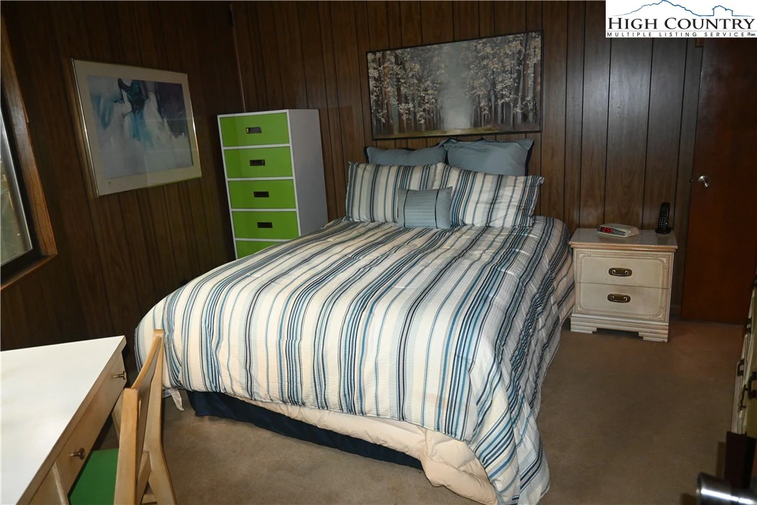Image number 5 for the current listing