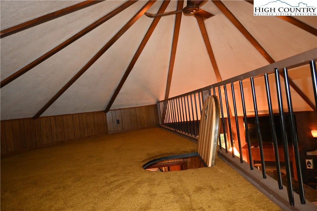 Image number 6 for the current listing