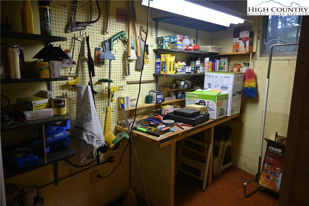 Image number 2 for the current listing