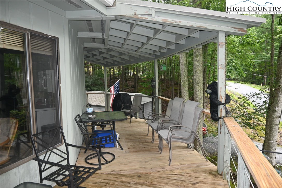 Image number 17 for the current listing